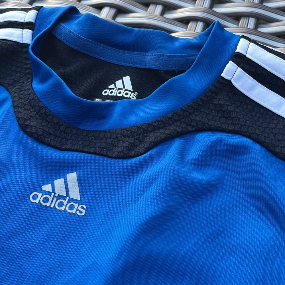Adidas top - Picture 2 of 7